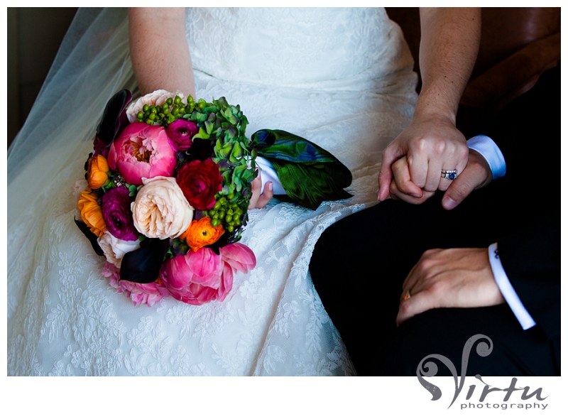 bride and groom, pink and red bouquet